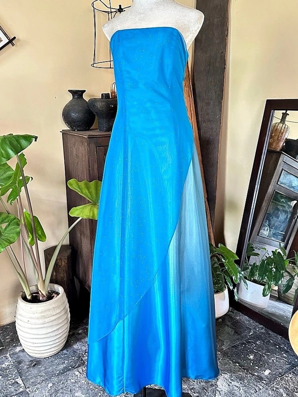Dreamy vintage ocean-blue strapless gown